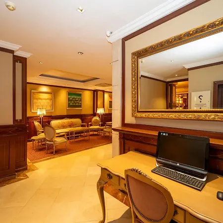 Pera Rose & Hotel 4*