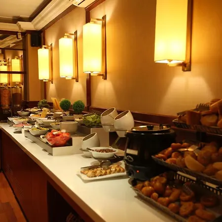 Hotel Pera Rose & 4*