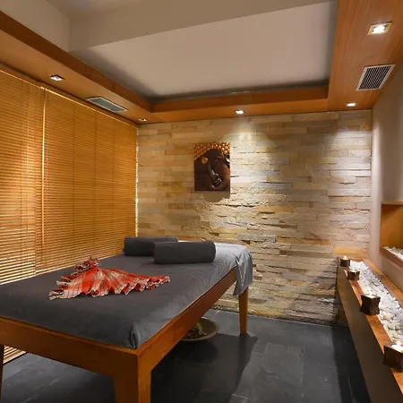 Hotel Pera Rose & 4*