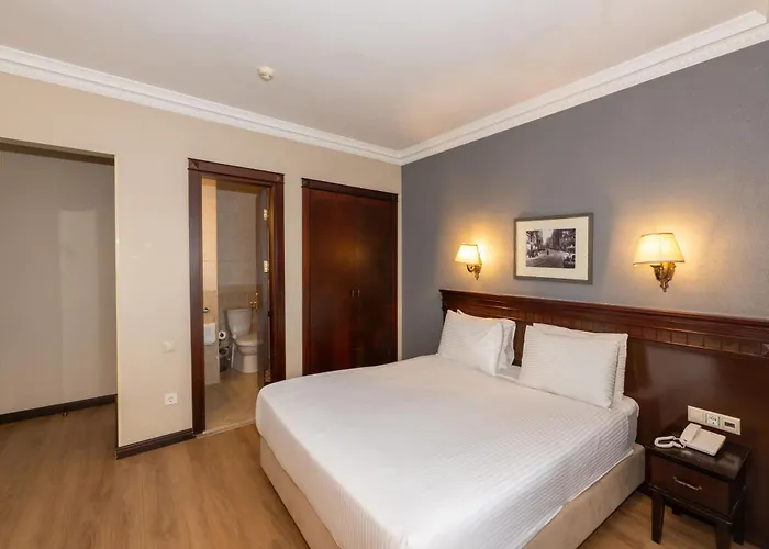 Pera Rose & - Special Category