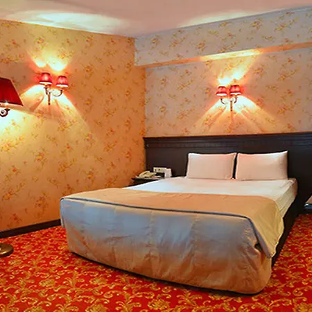 Hotel Pera Rose & 4*