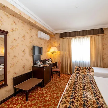 Hotel Pera Rose & 4*