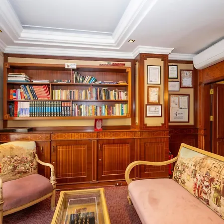 Hotel Pera Rose &