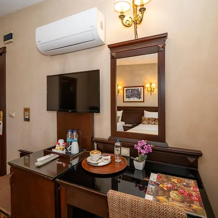 Pera Rose & Hotel