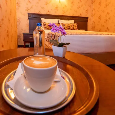 Hotel Pera Rose &