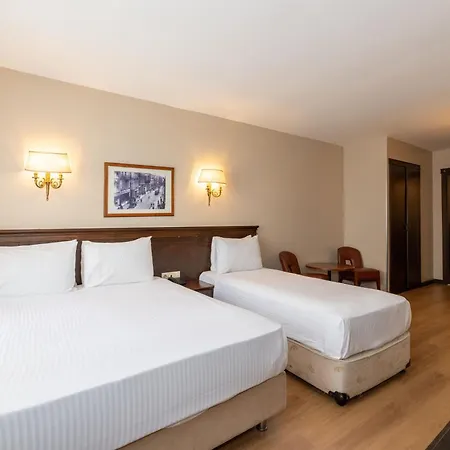 Hotel Pera Rose & 4*