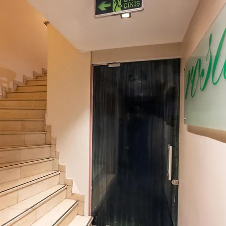 Pera Rose & - Special Category 4*