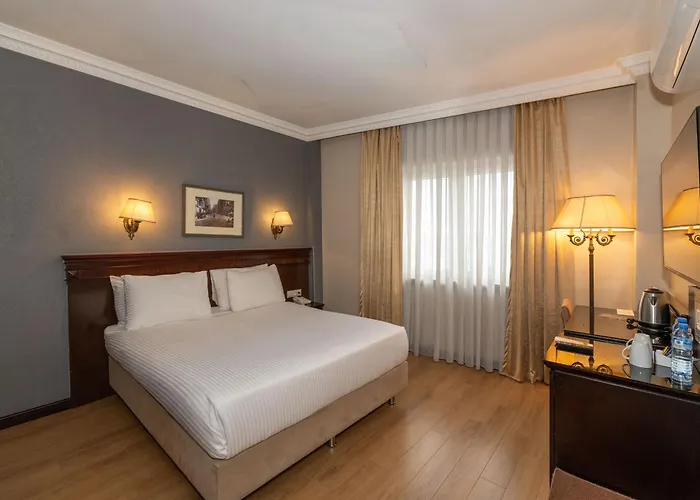 Pera Rose & - Special Category فندق 4*