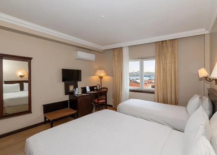 Pera Rose & - Special Category 4*