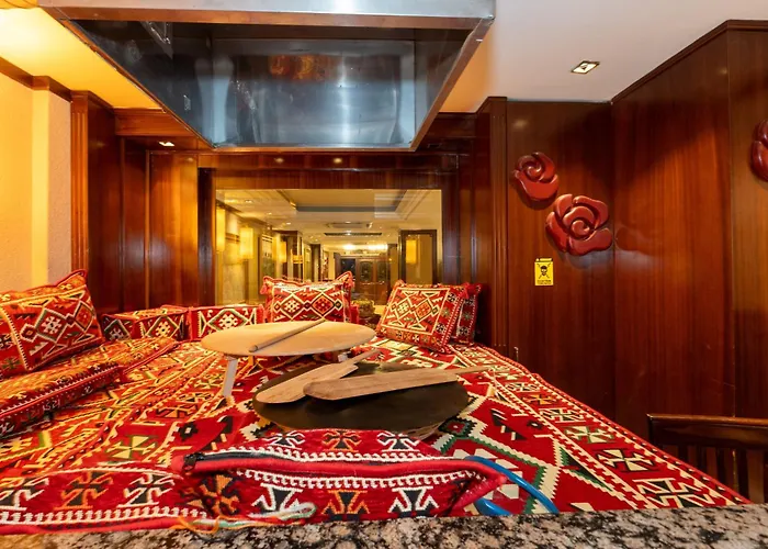 Pera Rose & - Special Category 4*