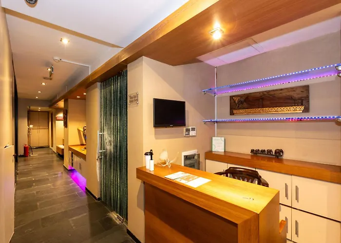 Pera Rose & - Special Category 4*